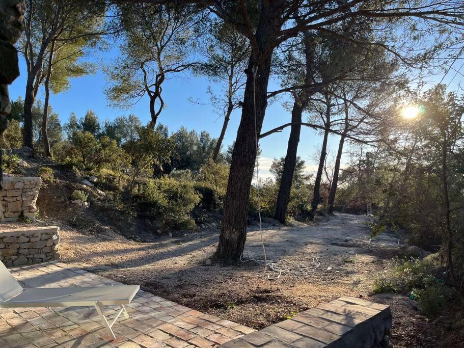 Au Cabanon Villa Pourrieres Bagian luar foto